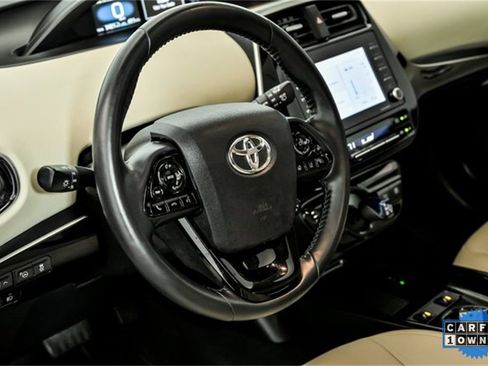 Used 2021 Toyota Prius XLE image 16