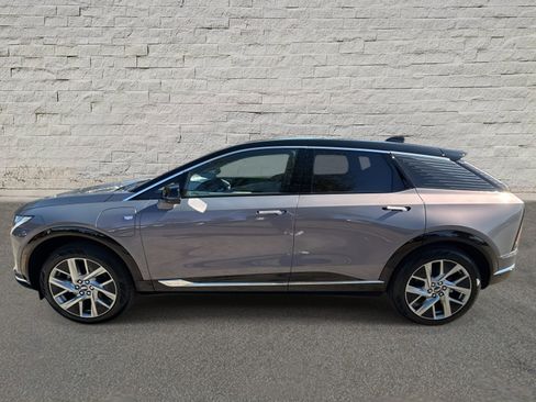 New 2026 Cadillac Optiq Luxury 1 image 8