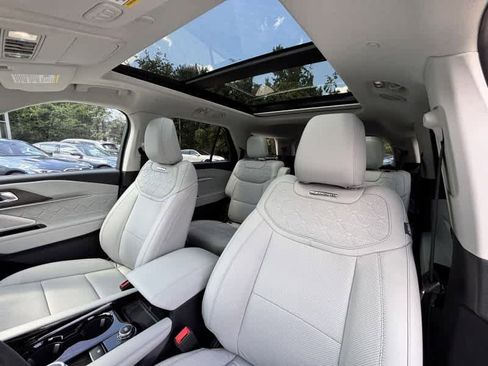 Used 2025 Ford Explorer Platinum w/ LUX Leather Package image 27