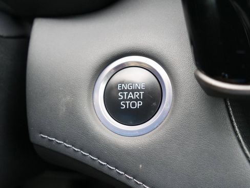 Used 2024 Toyota Highlander XLE image 24