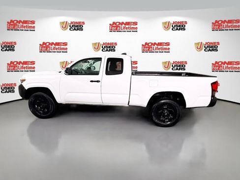 Used 2020 Toyota Tacoma SR image 12
