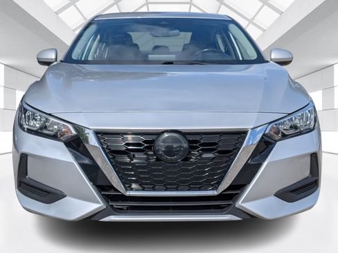 Used 2021 Nissan Sentra SV image 2