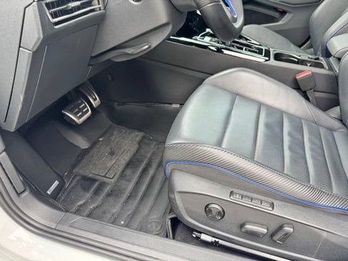 Used 2024 Volkswagen Golf R AWD/4WD image 21