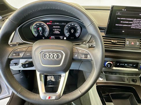 Used 2025 Audi Q5 e Premium Plus w/ Premium Plus Package image 11