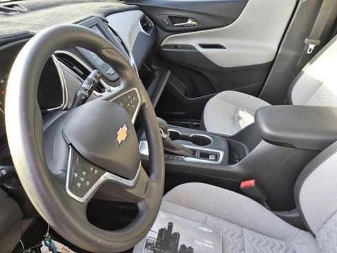 Used 2022 Chevrolet Equinox LS w/ LS Convenience Package FWD image 16