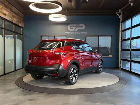 Used 2020 Nissan Kicks SV FWD image 3