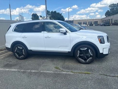 Used 2023 Kia Telluride EX AWD/4WD image 1