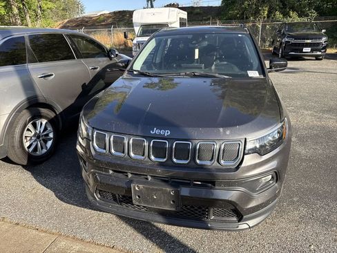 Used 2022 Jeep Compass Latitude w/ Sun and Sound Group FWD image 25