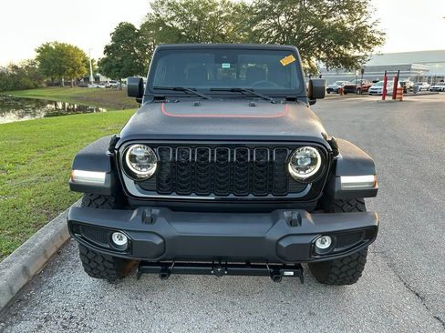 Used 2024 Jeep Gladiator Sport image 8