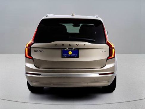 New 2026 Volvo XC90 T8 Plus w/ Protection Package Premier AWD/4WD image 6