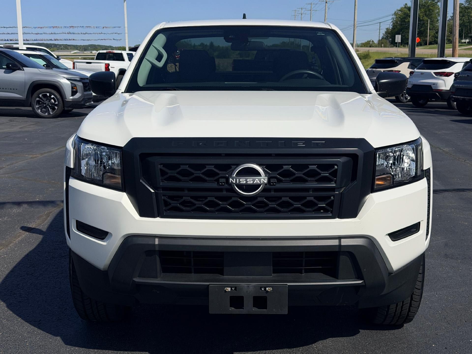 Used 2024 Nissan Frontier S w/ S Utility Package RWD image 2