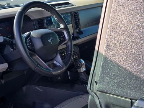 Used 2022 Ford Bronco Wildtrak image 25