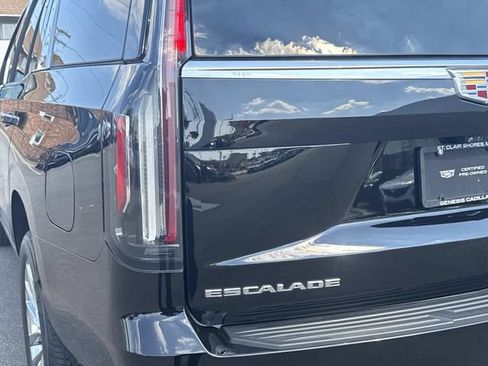 Certified 2023 Cadillac Escalade Premium Luxury w/ Performance Package AWD/4WD image 9