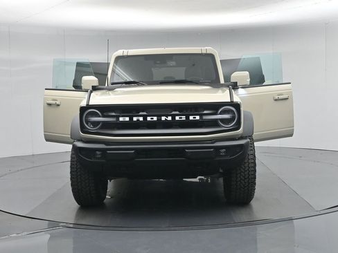 Certified 2025 Ford Bronco Outer Banks w/ Sasquatch Package AWD/4WD image 34