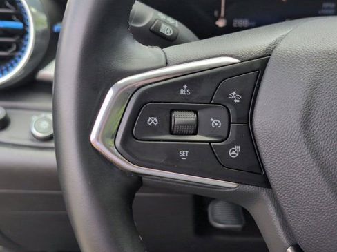 Used 2025 Chevrolet Trax LT w/ LT Convenience Package FWD image 20