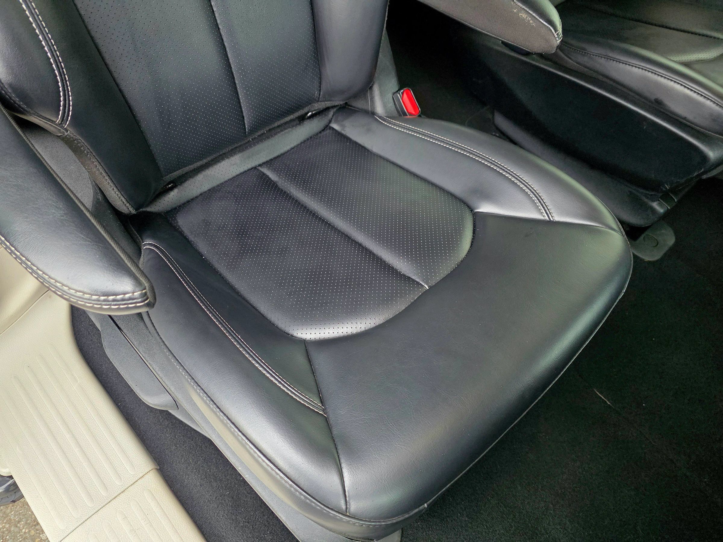 Used 2023 Chrysler Pacifica Touring-L FWD image 54