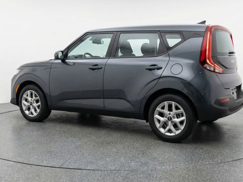 Used 2025 Kia Soul LX w/ LX Technology Package FWD image 6