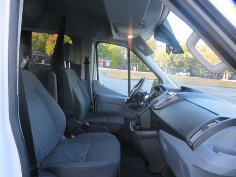 Used 2018 Ford Transit 150 XLT image 34