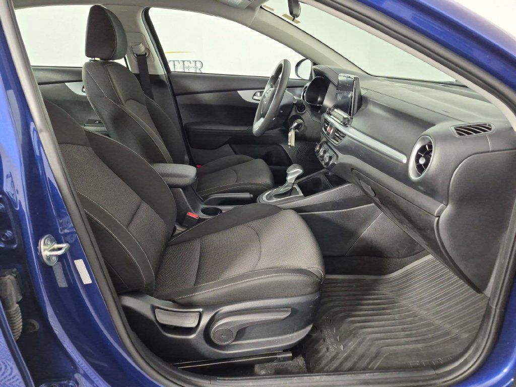 Used 2023 Kia Forte LXS w/ LXS Technology Package FWD image 36