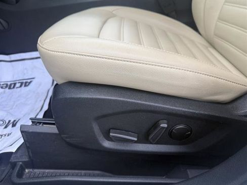 Used 2022 Ford Edge SEL w/ Convenience Package image 27