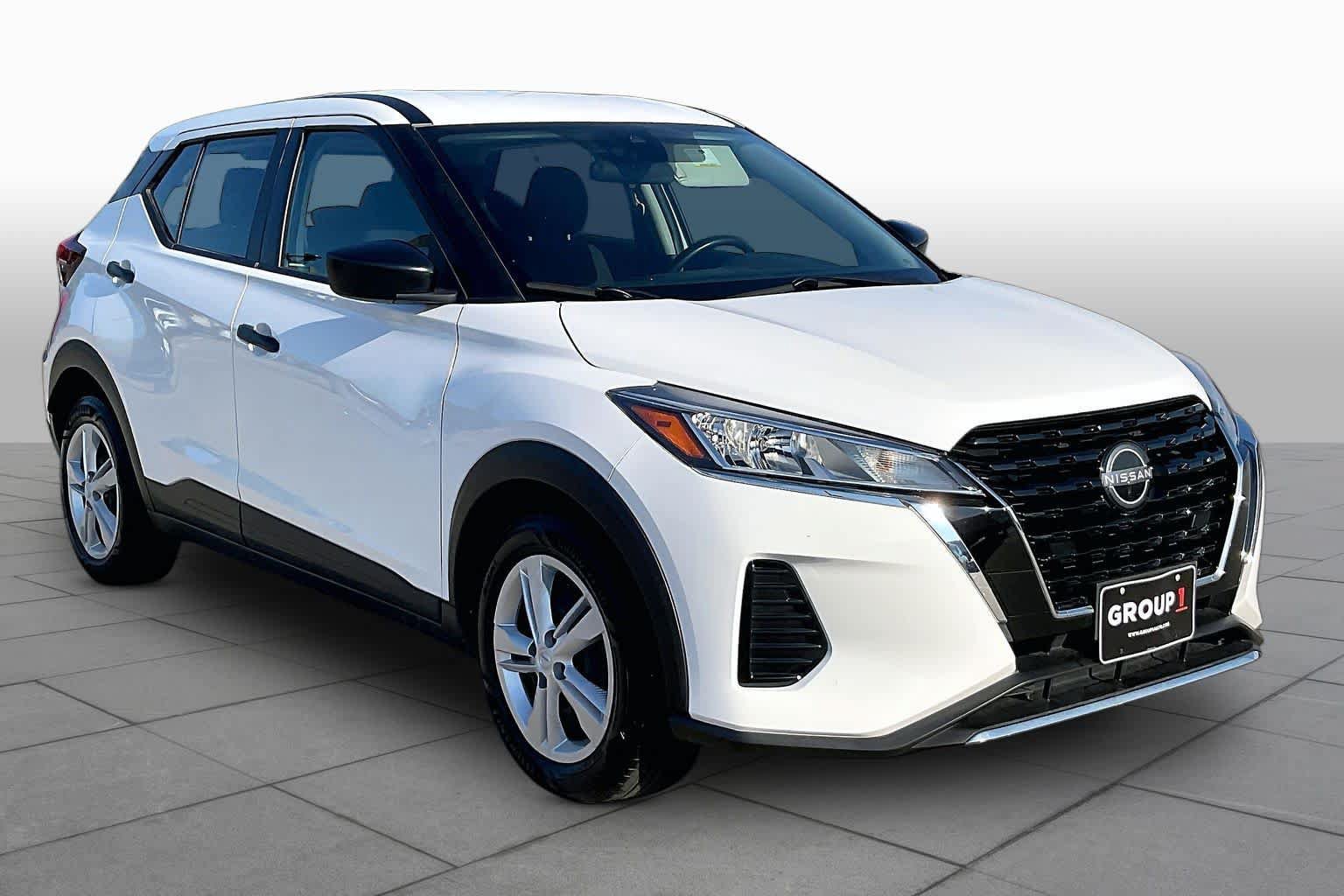 Used 2023 Nissan Kicks S FWD image 3