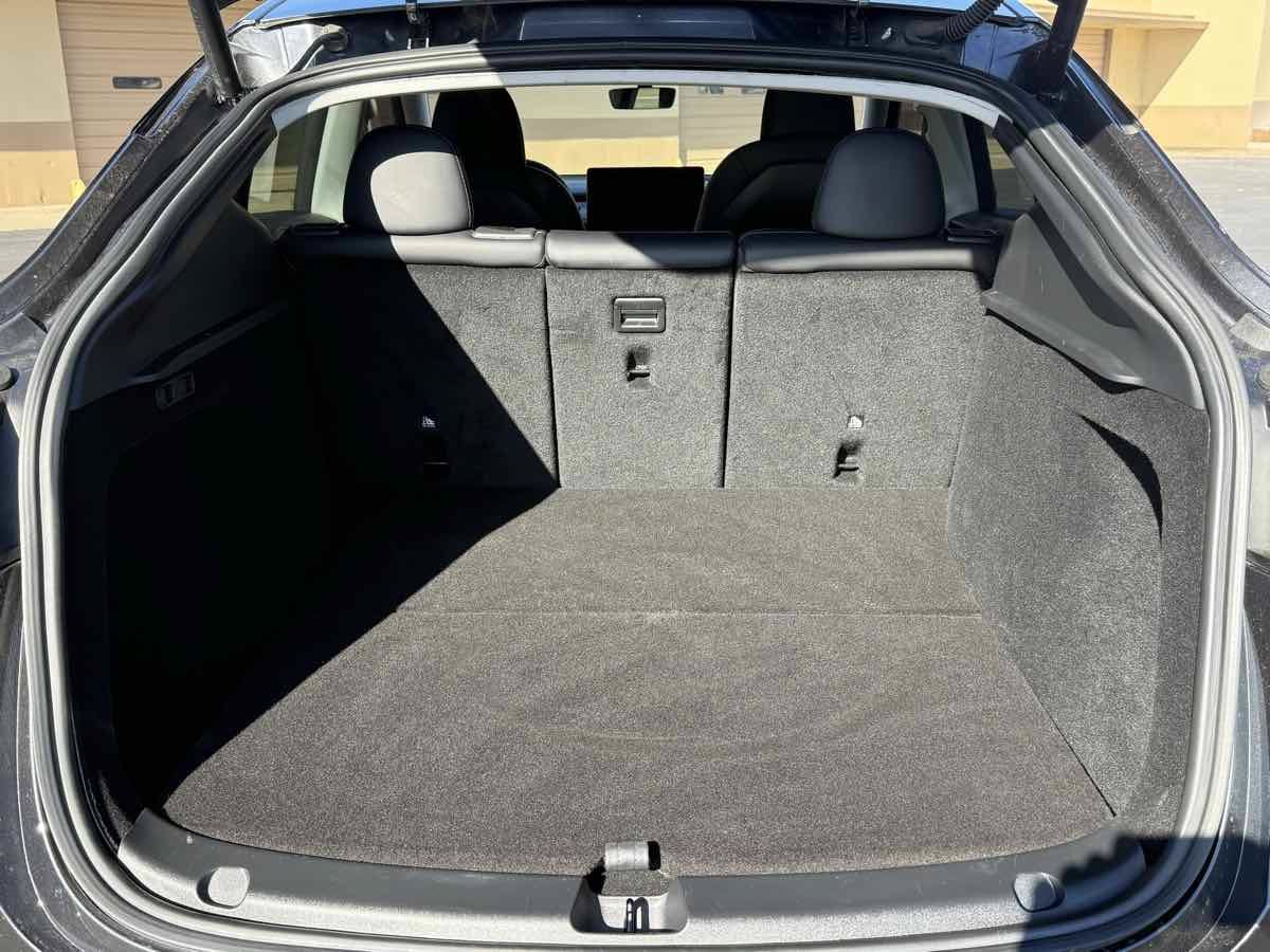 Used 2024 Tesla Model Y Long Range RWD image 27