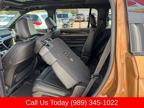 New 2026 Jeep Grand Cherokee L Limited w/ Luxury Tech Group II AWD/4WD image 42