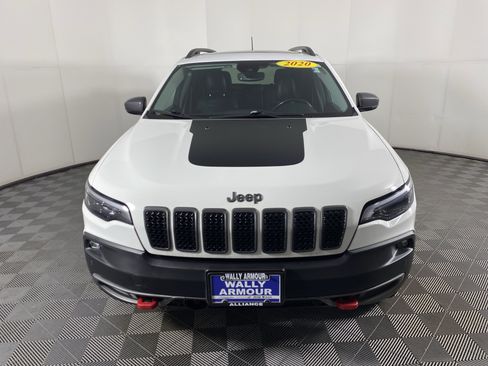 Used 2020 Jeep Cherokee Trailhawk image 14