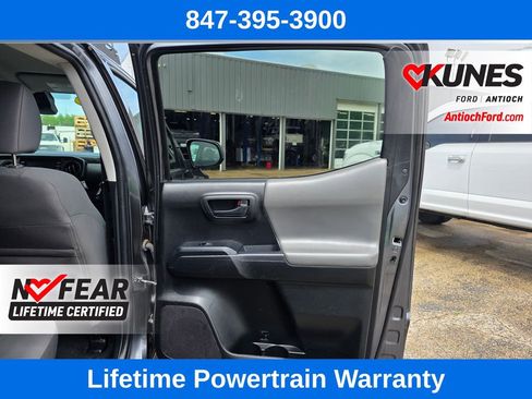 Used 2022 Toyota Tacoma SR AWD/4WD image 26