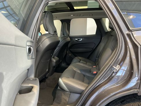Used 2025 Volvo XC60 B5 Plus AWD/4WD image 18