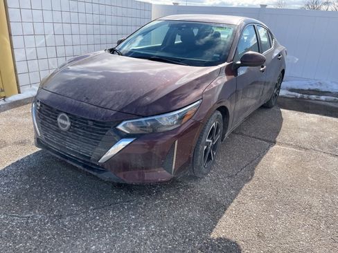 Used 2025 Nissan Sentra SV image 2
