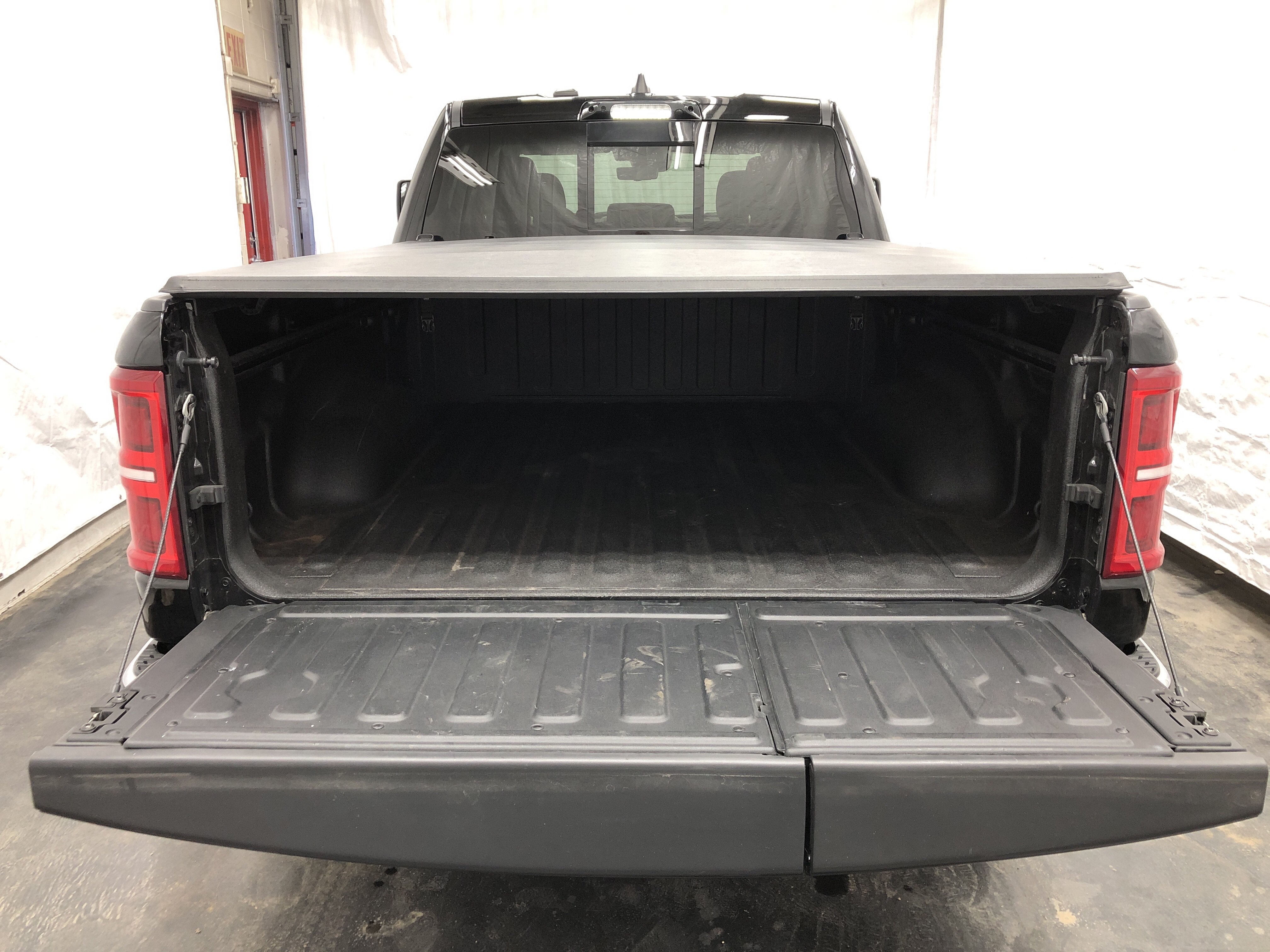 Certified 2025 RAM 1500 Limited AWD/4WD image 10