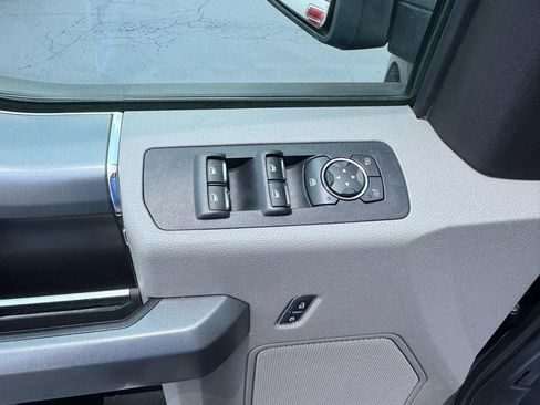 Used 2018 Ford F150 XLT w/ Equipment Group 302A Luxury AWD/4WD image 13