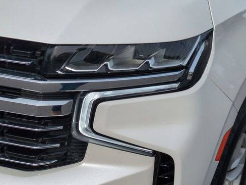 Used 2022 Chevrolet Suburban LT image 9