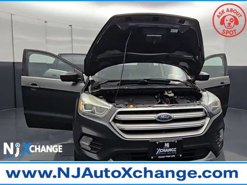 Used 2017 Ford Escape SE w/ SE Leather Comfort Package AWD/4WD image 39