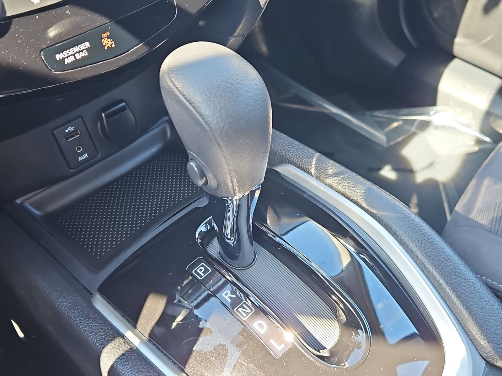 Used 2015 Nissan Rogue S FWD image 16