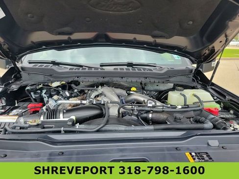 Used 2025 Ford F250 Platinum w/ FX4 Off-Road Package AWD/4WD image 31
