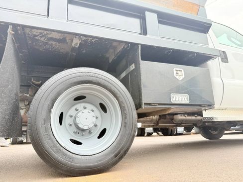 Used 2006 Ford F450 2WD Regular Cab Super Duty image 14