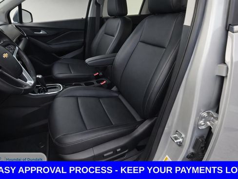 Used 2018 Chevrolet Trax LT w/ LT Convenience Package FWD image 12