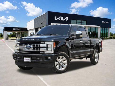 Used 2018 Ford F250 Platinum w/ Platinum Ultimate Package AWD/4WD image 1