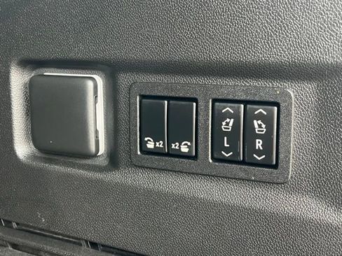 Used 2022 Chevrolet Tahoe RST w/ Luxury Package image 8