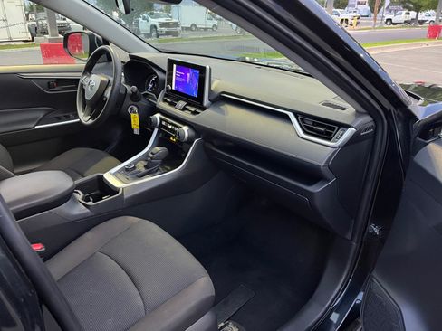 Certified 2025 Toyota RAV4 LE AWD/4WD image 28