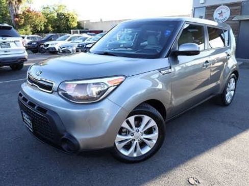 Used 2015 Kia Soul + FWD image 21