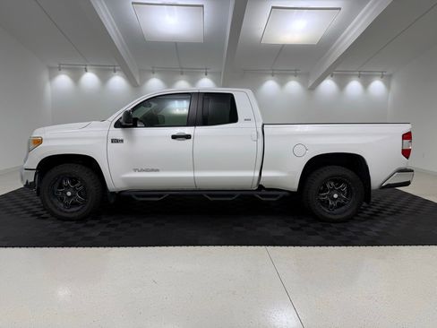 Used 2015 Toyota Tundra SR5 w/ SR5 Upgrade Package AWD/4WD image 3