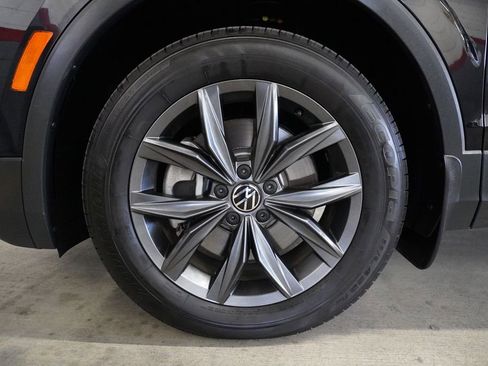 Used 2022 Volkswagen Tiguan SE image 24