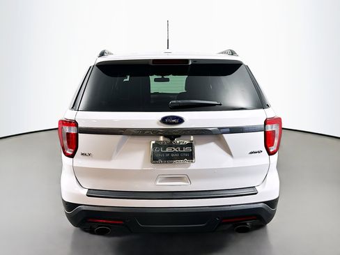 Used 2019 Ford Explorer XLT w/ Equipment Group 202A image 6