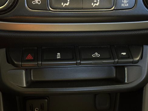 Used 2019 Chevrolet Colorado LT w/ LT Convenience Package RWD image 36