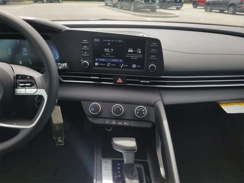 New 2025 Hyundai Elantra SE w/ Cargo Package image 16
