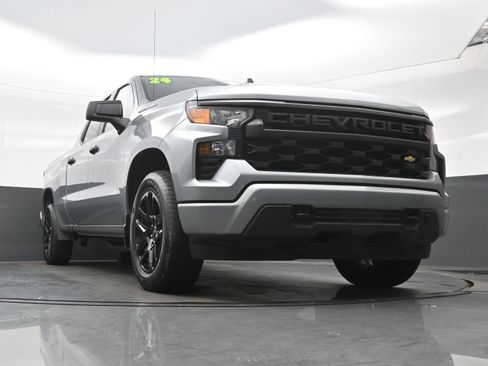 Used 2024 Chevrolet Silverado 1500 Custom AWD/4WD image 31