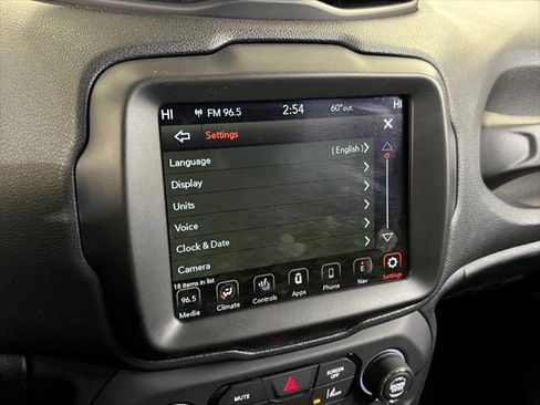 Certified 2022 Jeep Renegade Altitude w/ Sun/Sound Group image 33